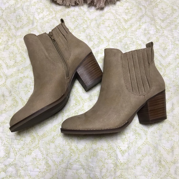 Francesca's Collections Shoes - Tan side zip bootie size 8.5
